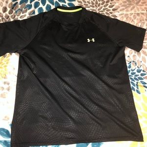 Under armor shirt | L